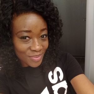 Meet your Posher, Yvette